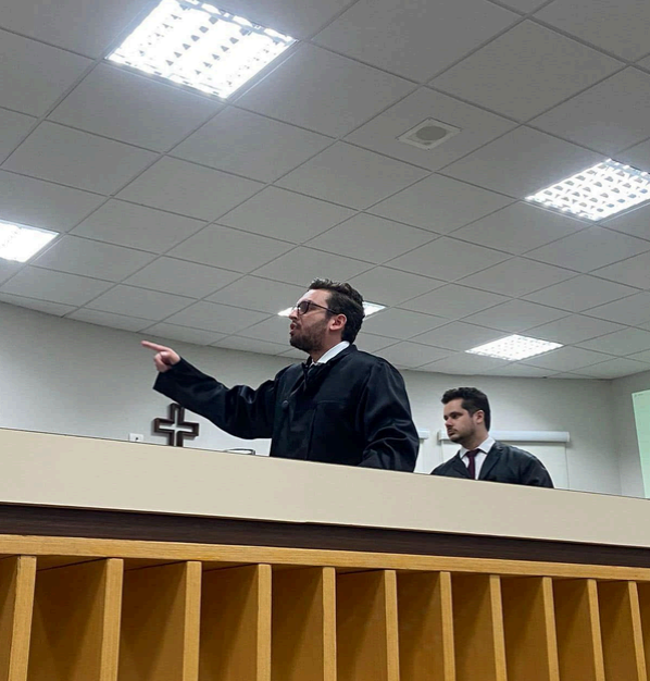 Defesa Criminal - Urgniani Advogados em ação no tribunal